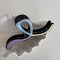 Detail of elegant wavy hair claw clip with morandi color mosaic design on white tray - Multicolor Small Wave U-Shape Clip-Purple