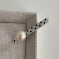 Polka dot hair clip in silver-grey with a large white pearl accent for women - Straight Pearl Clip - Cream White