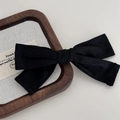 Barrette à cheveux nœud noir en coton sergé au design minimaliste et élégant - Pinces à ressort / Noir