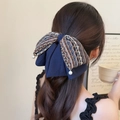 Elegante fermaglio per capelli a fiocco in tweed blu navy con ciondoli di perle bianche - Fiocco Tweed A Maglia Con Pendente Di Perla / Blu navy
