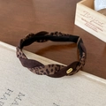 Cerchietto intrecciato leopardato con targhetta dorata Hand Made in stile vintage - Fascia leopardata color caffè