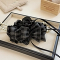 Detail einer eleganten Haarklammer mit schwarz-grauer Karo-Stoffschleife und schwarzem Band - 11cm / Schwarz