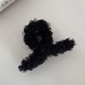 Gros plan détaillé sur la texture en dentelle noire d'une pince à cheveux vintage - 8cm / Noir