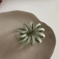 Elastico per capelli a spirale verde salvia tipo cavo telefonico su vassoio - Verde Chiaro