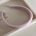 Detail of a thick light pink headband in twill silk fabric on a vintage tray - Pink Twill