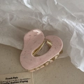 Pinza per capelli in acetato rosa marmorizzato, forma a cuore con denti dorati - Rosa