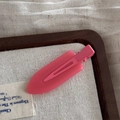 Vibrant matte pink styling hair clip made of resin with professional metal spring clip - Jelly Color Small No-Trace - Rose Red