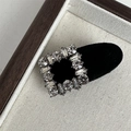 Dettaglio molletta per capelli quadrata con strass e base in velluto nero per donna - Quadrato Floccato Strass