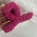 Medium plush rose red cross hair claw clip with warm faux fur texture for women - Rose Red