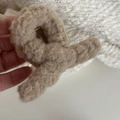 Cross claw hair clip in brown faux shearling with metal spring detail for women - Apricot