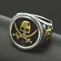 Men's vintage pirate skull ring in silver and gold steel with crossbones emblem - US 7 / Gold & Silver