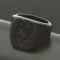 Anello bussola vintage da uomo in argento ossidato con stella e fascia testurizzata - US 7 / Nero