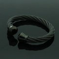 Brazalete abierto de acero inoxidable negro trenzado para hombre con puntas cónicas lisas - Negro Estilo C (Extremo Cónico)