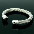 Brazalete abierto minimalista de acero inoxidable con cable trenzado para hombres - Color Acero Estilo D (Extremo Liso)