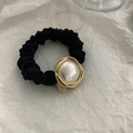 Coletero vintage de seda negra con perla grande y colgante dorado hecho a mano - Perla Grande Vintage