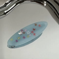 Pince à cheveux en résine bleue pailletée avec motifs papillons et ornement argenté - Ovale Épais Y2K - Bleu