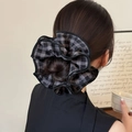 Eleganter vierlagiger karierter XL-Haargummi für Damen-Dutt und niedrigen Pferdeschwanz - Schwarz Kariert