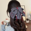 Grande fiocco per capelli grigio con cuori rossi e ciondoli di perle bianche - Grigio Pois Cuore