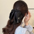 Elegante fermaglio per capelli a fiocco nero con lettera H dorata e ciondolo di perla - Nero (Logo H Dorato)
