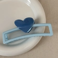 Light blue rectangular hair claw clip with dark blue heart decoration in a minimalist style - Heart-shaped Color-blocked Rectangle - Blue