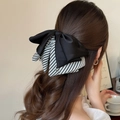 Barrette à nœud élégante à rayures noires et blanches avec pendentifs en cristal - Pince à Queue de Cheval à Rayures Noires