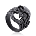 Vintage black gothic skull ring for men with unique skeleton hand claw design detailing - US 7 / Black