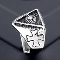 Anello punk vintage in argento con l'Occhio della Provvidenza e dettagli a croce - US 7 / Color Acciaio