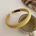 Serre-tête en tricot jaune vif avec étiquette fait main sur une tasse en céramique - Jaune Gingembre
