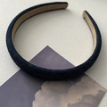 Detail of dark blue denim headband showing the thick padding and anti-slip lining - Navy Blue Medium Style