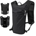 Dettaglio del gilet idratante sportivo leggero e traspirante con fibbie regolabili - Nero
