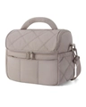 Detail der taupefarbenen gesteppten Lunchtasche mit Tragegriff und verstellbarem Gurt - Camel