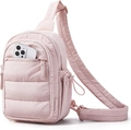 Détail d'un sac bandoulière rose matelassé avec poche zippée et téléphone portable - Rose