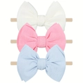Detalle de tres diademas para bebé con lazos suaves en blanco, rosa y azul con banda elástica - Conjunto Blanco Rosa Azul (3E)