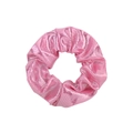 Dettaglio macro di un elastico rosa metallizzato con tessuto lucido laser - Rosa Brillante (11)