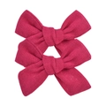 Détail de deux nœuds papillon pour cheveux en lin rose magenta à texture tissée - Rouge Rose(16)