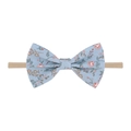 Détail d'un bandeau floral pour bébé avec fleurs roses sur tissu bleu et élastique nylon - Style Floral Bleu Clair Rose (14)