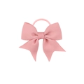 Vue détaillée d'un chouchou rose avec un nœud en ruban gros-grain et un élastique - Rose Tendre