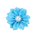 Détail d'une fleur en ruban bleu ciel faite à la main avec perle pour accessoire cheveux - Bleu Ciel (16)