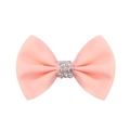 Détail du nœud papillon artisanal rose pêche avec strass brillants pour cheveux d'enfants - Rose Pêche (8)