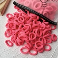 Hochelastische leuchtend rosa Nylon-Haargummis in einem mattierten Reißverschlussbeutel - 1 Stück / Knallpink