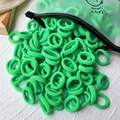 Leuchtend grüne, hochelastische Nylon-Haargummis aus einem mattierten Zipperbeutel - 50 Stück / Hellgrün