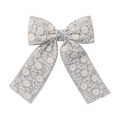 Barrette à cheveux brodée bleu poudré avec délicat motif floral blanc fait main - Bleu Grisâtre (22)