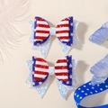 Dettaglio macro di fiocchi per capelli glitterati con stelle e strisce tema americano - Stile Stelle e Strisce su Fondo Bianco (2A-2)