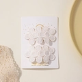 Paar witte kantbloem haarspeldjes met borduursel op displaykaart voor meisjes - Witte Kant Bloem Stijl (2A-10)