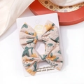 Set di due fermagli per capelli fatti a mano con ricami floreali su cartoncino - Stile Ricamo Floreale Beige (10)