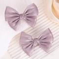 Elegante par de pinzas para el pelo con lazo de satén lavanda para niñas con brillo - Juego de 2 Piezas / Lavanda (2A-50)