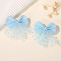 Par de horquillas con lazos azul claro brillantes y malla blanca de lunares para niñas - Pinza para el Cabello con Lazo de Malla (5856601309421) / Azul