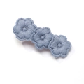 Niedliche hellblaue bestickte Gänseblümchen-Haarklammer mit drei Blumen für Frauen - Drei Blumen (6124183454162)