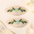 Barrettes à cheveux ovales en tissu brodé beige avec fleurs bleues pour petites filles - Lot de 2 / Beige Clair