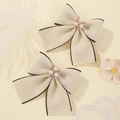 Eleganti fermagli a fiocco beige con bordi neri cuciti e decoro centrale di perle - Beige Con Decorazione Perla Strass Stile (8)